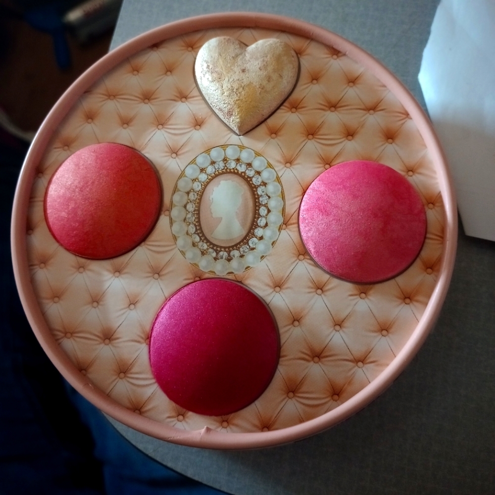 Pat McGrath labs Bridgertone 2 blush and highlighter pallet